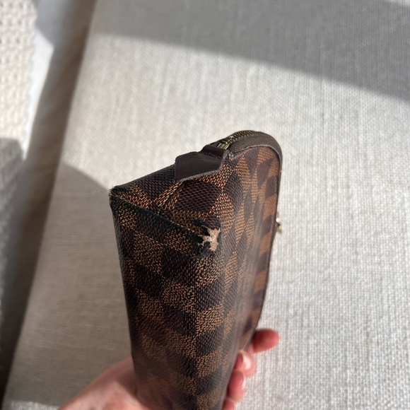 Louis Vuitton Clutch - Picture 6 of 7